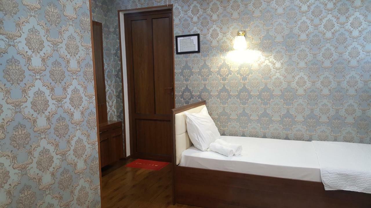 Rohat Hostel Qoʻqon Exterior foto